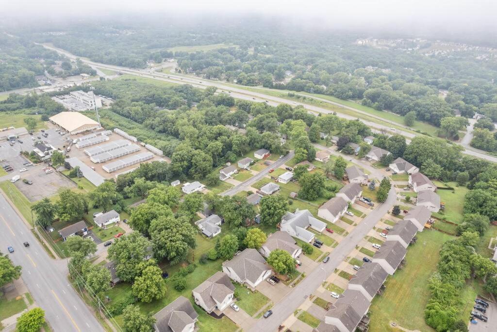Beautiful Townhome, 11 Minutes To Downtown, Kcmo. Kansas City Zewnętrze zdjęcie