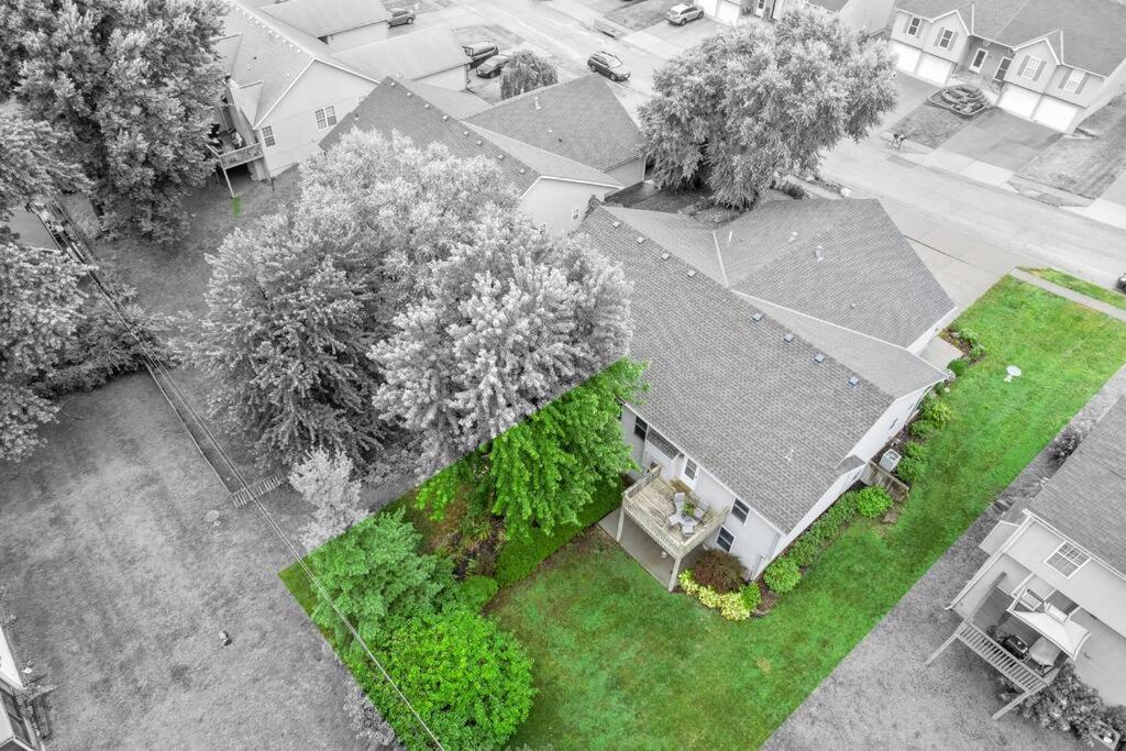 Beautiful Townhome, 11 Minutes To Downtown, Kcmo. Kansas City Zewnętrze zdjęcie