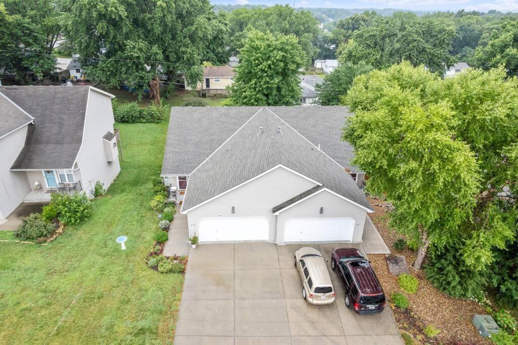 Beautiful Townhome, 11 Minutes To Downtown, Kcmo. Kansas City Zewnętrze zdjęcie